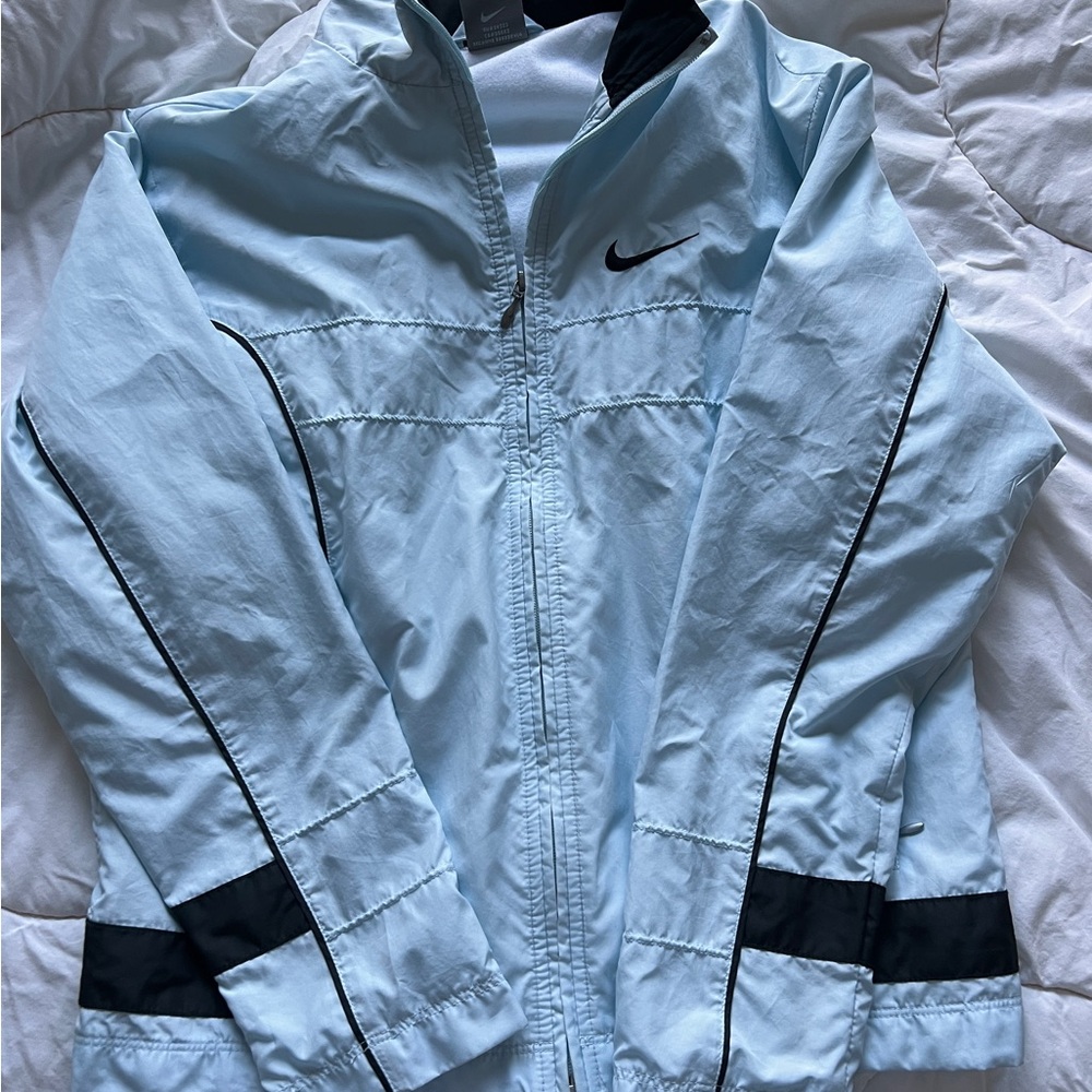 Vintage Nike Women's Light Blue Windbreaker Jacket